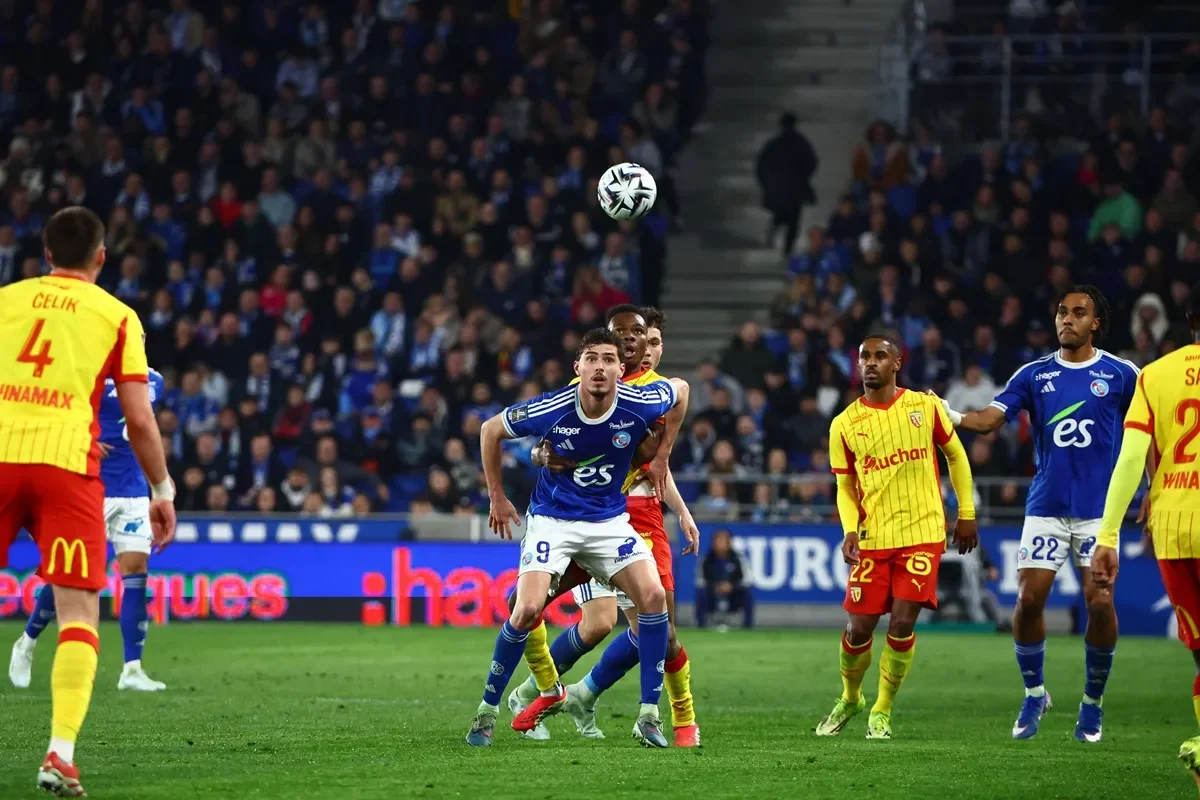 Strasbourg Aims to Rebound Against an Impressive Lens Side in Ligue 1 Clash